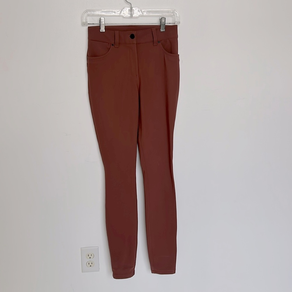Lululemon City Sleek Slim-Fit 5 Pocket High Rise Pant in Size 25